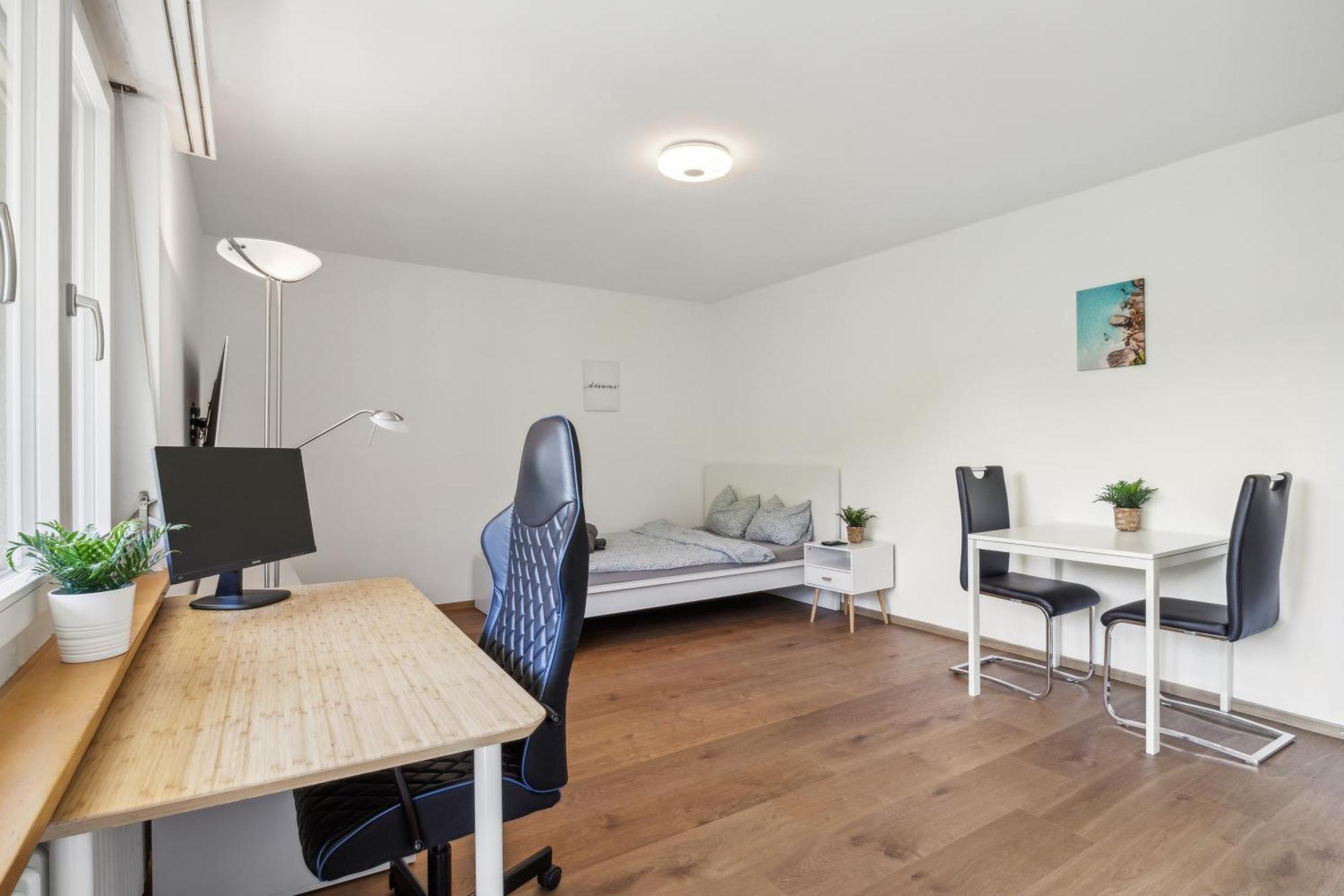 Pearlstay - Quiet Location Workplace Parking Washer Apartment